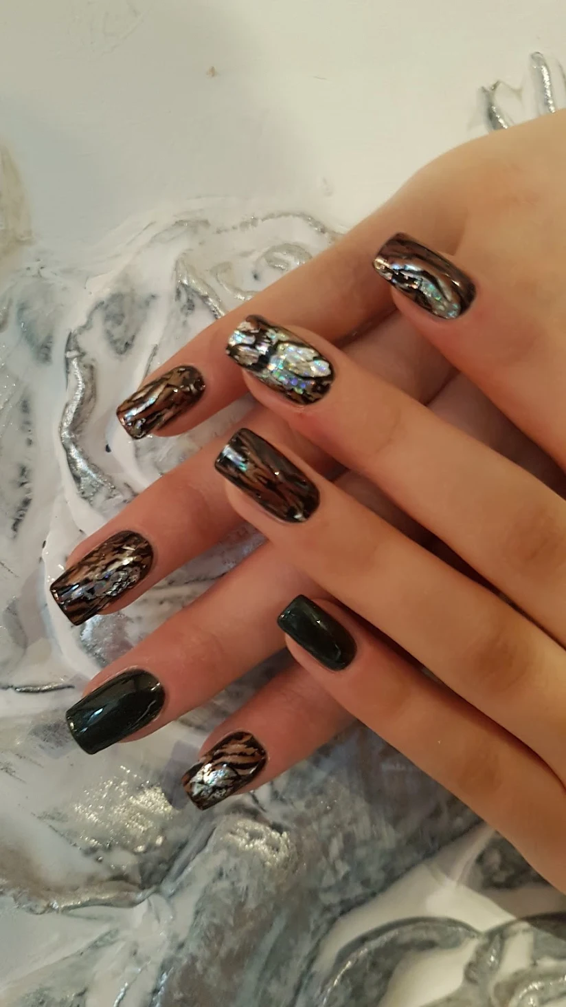 Elegante Präzisions-Nagelmodellage in Nude-Tönen von QM-Expertin Ewa Leipprand in Villingen